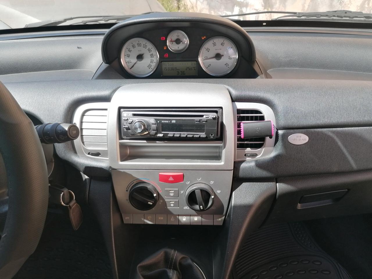 Lancia Ypsilon 1.3 MJT 75 CV(neopatentati)