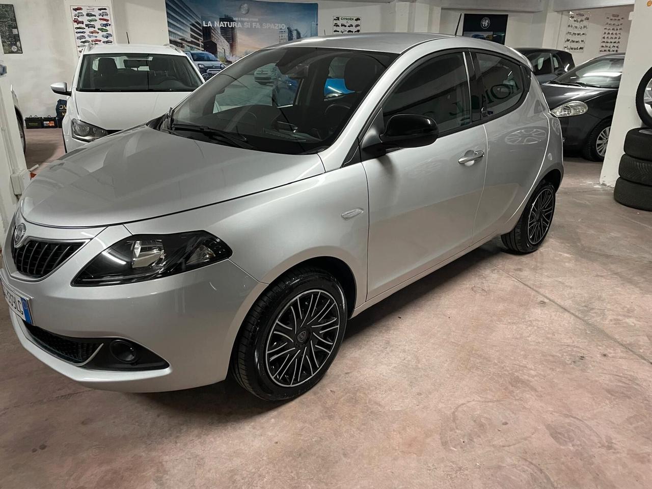 Lancia Ypsilon 1.0 FireFly 5 porte S&S Hybrid Ecochic Gold