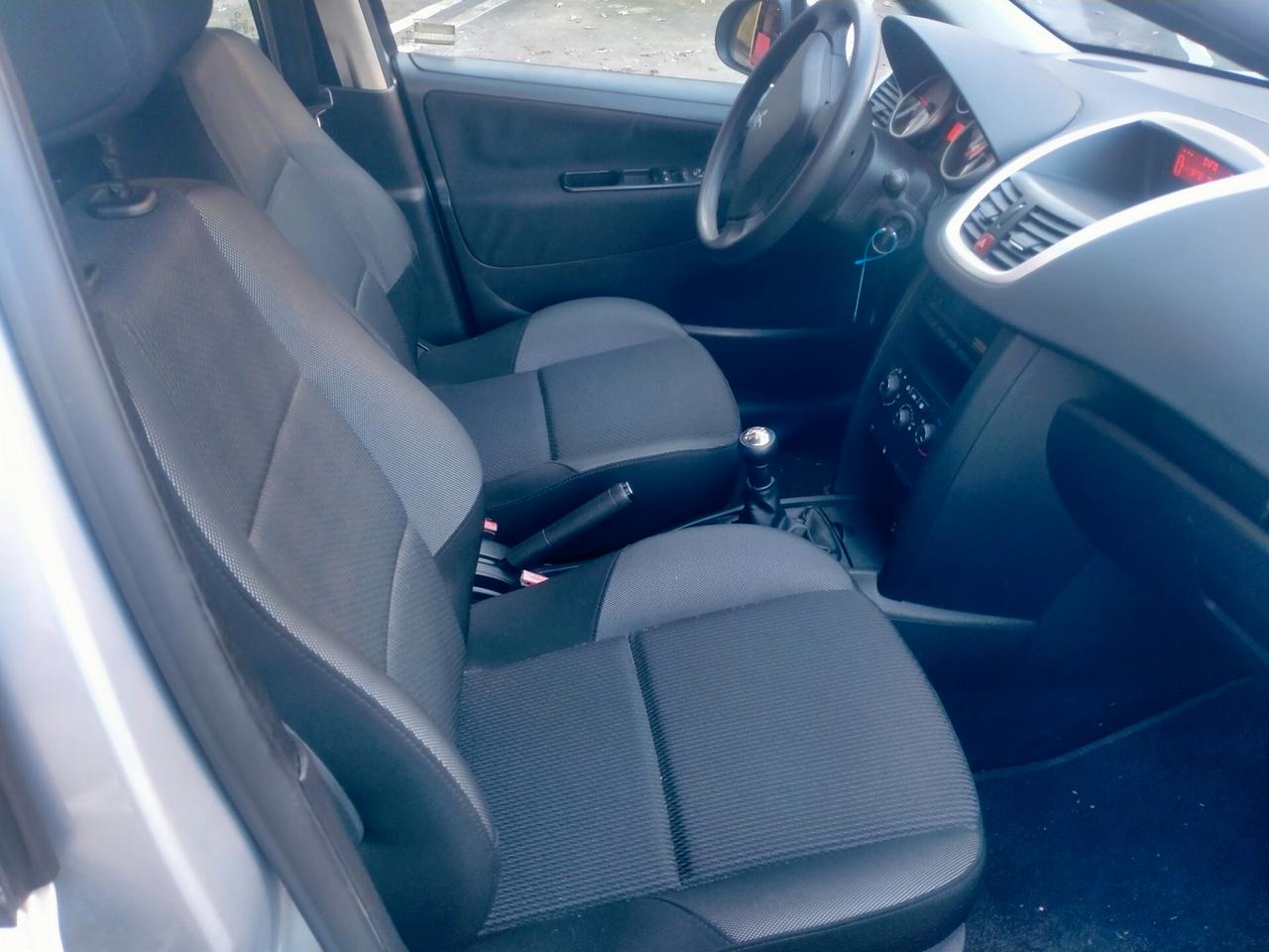 Peugeot 207 1.4 HDi 70CV FAP 5p. X Line