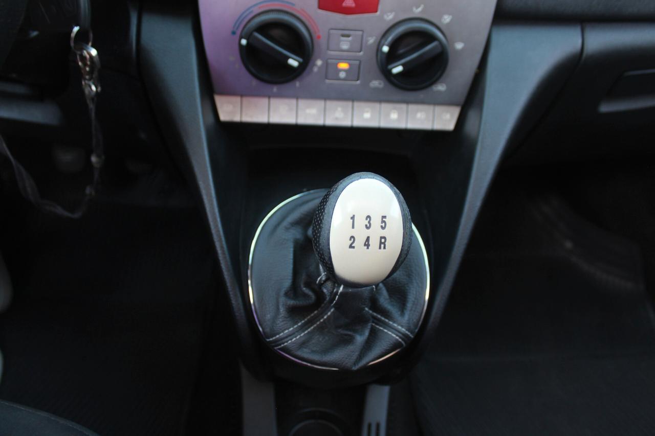 Lancia Ypsilon 1.3 MJT 75 CV Oro Giallo