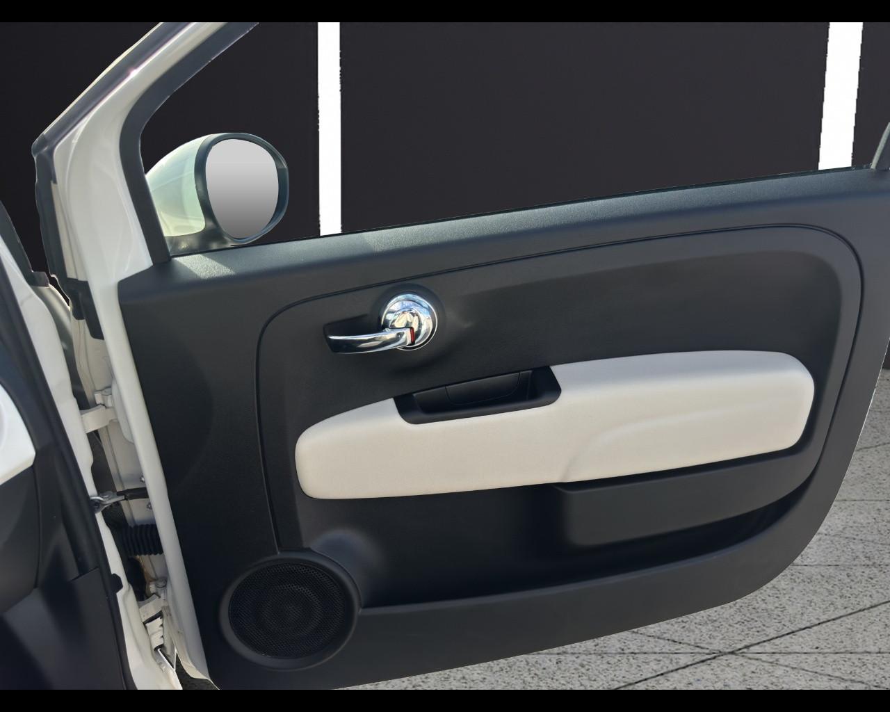 FIAT 500 (2015-2024) - 500 C 1.0 Hybrid Dolcevita