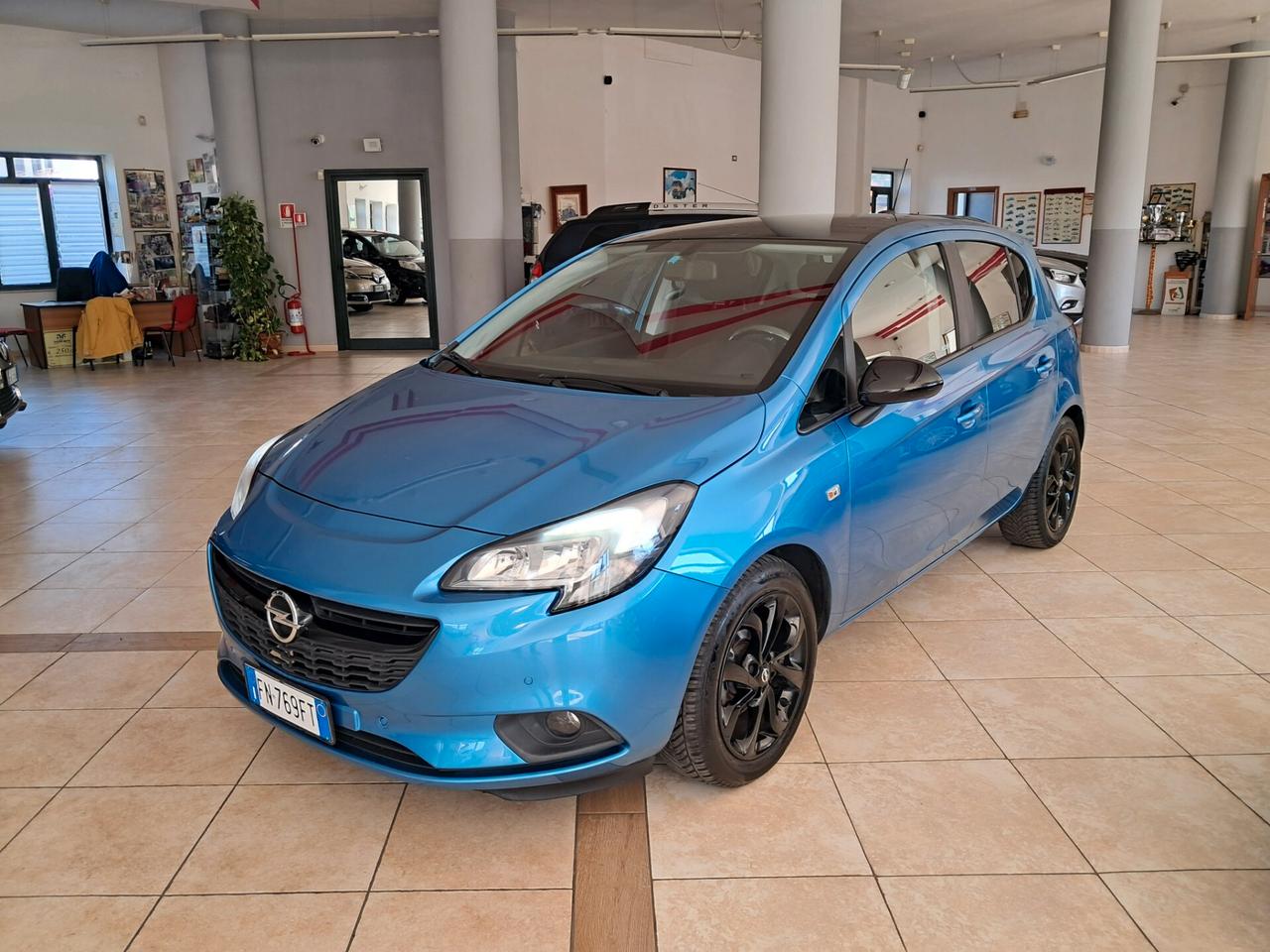 Opel Corsa 1.4 90CV GPL Tech 5 porte Advance B-Color