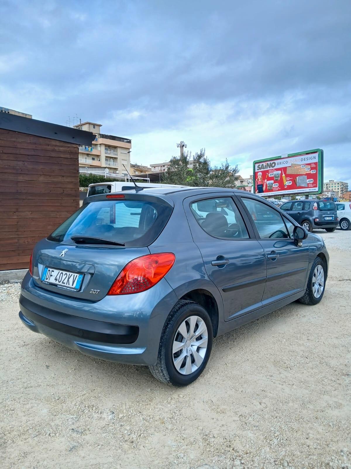 Peugeot 207 1.4 8V 75CV 5p. X Line