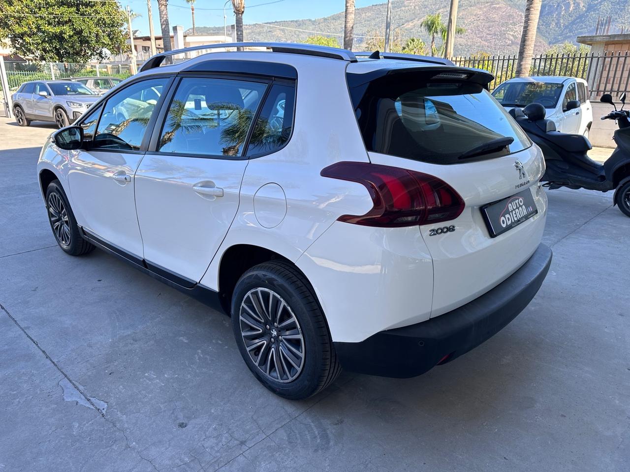 Peugeot 2008 PureTech 82 Allure