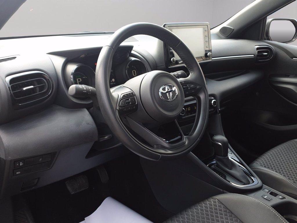 TOYOTA Yaris 1.5h lounge del 2022