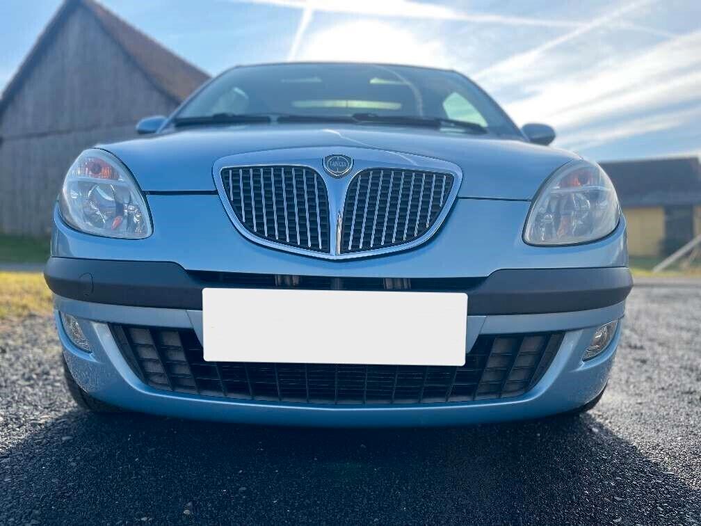 Lancia Ypsilon