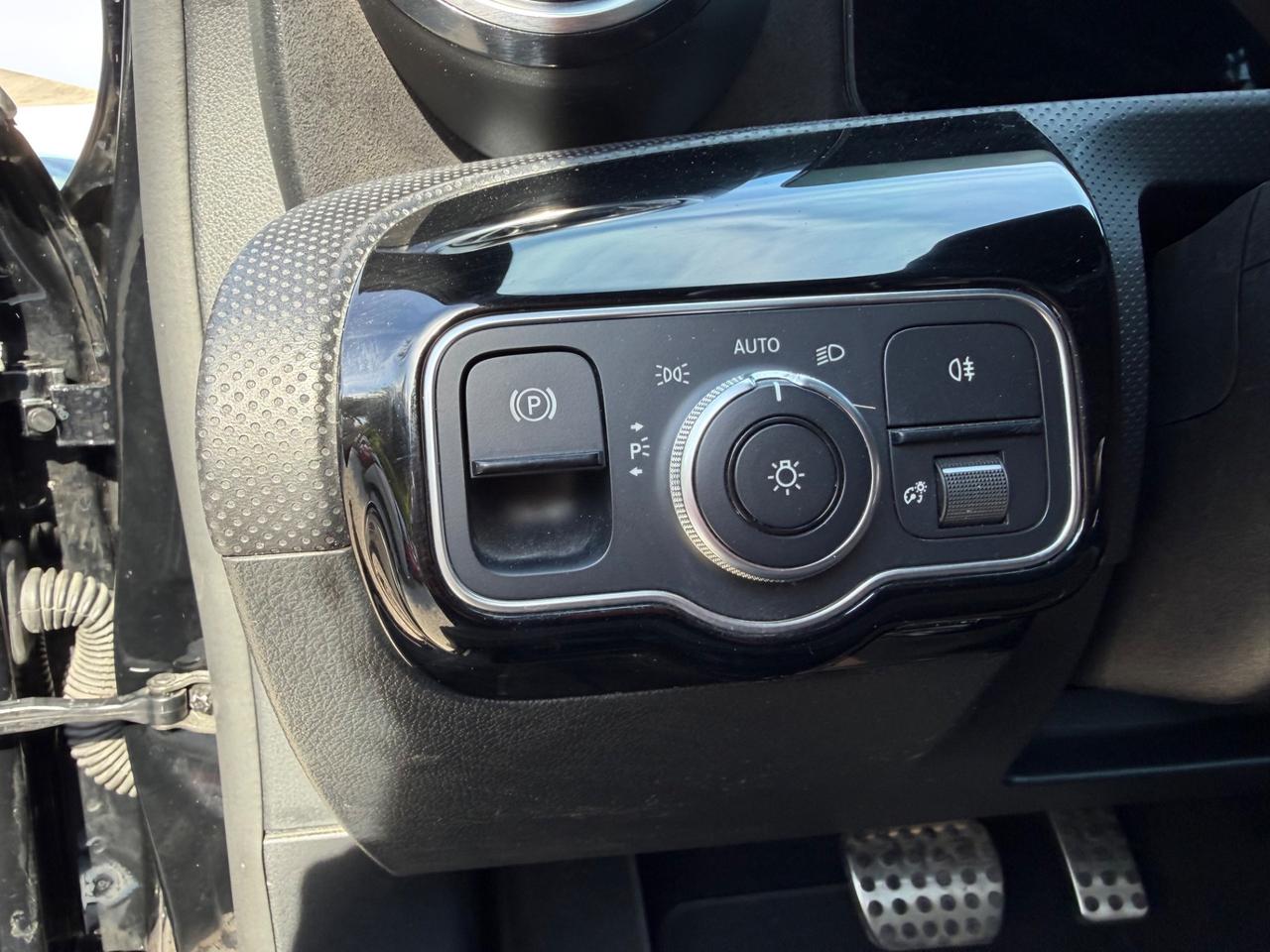 Mercedes-benz A 250 e hybrid EQ Premium