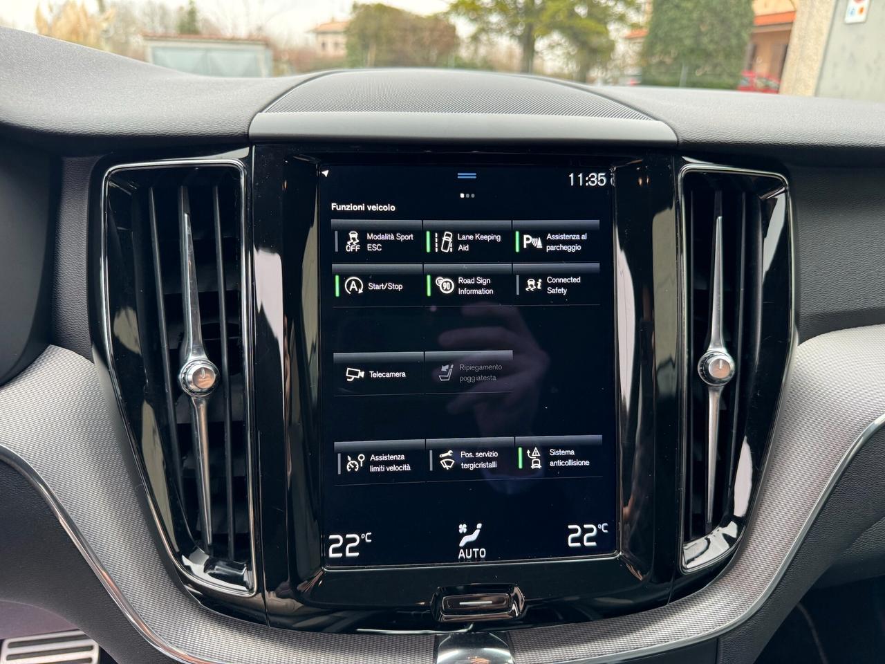 Volvo XC 60 B4 (d) AWD Geartronic R-design UNICO PROP. FULL OPTIONAL