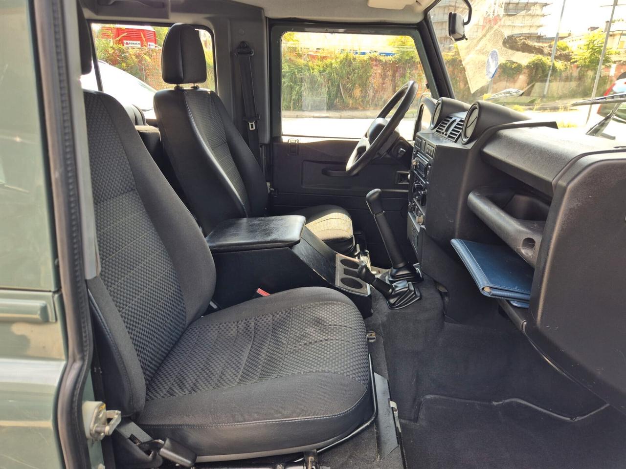 Land Rover Defender 90 2.4 TD4 Station Wagon S