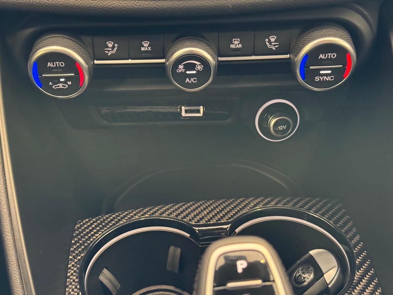 Alfa Romeo Giulia 2.9 V6 Bi-Turbo Quadrifoglio solo 6.000km