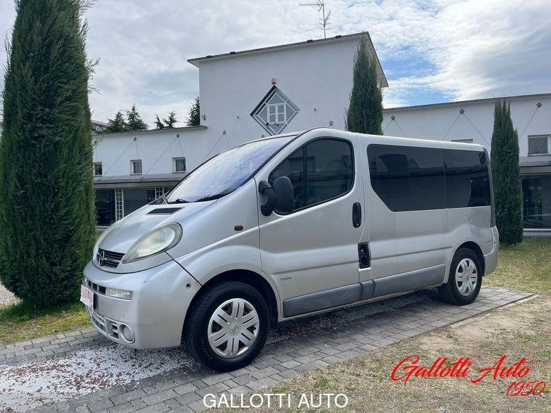 Opel Vectra 2.5 dti 135cv 8posti - PEDANA DISABILI