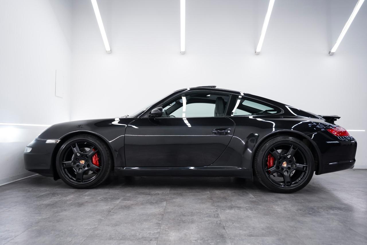Porsche 911 Carrera S Coupé--FIRST PAINT--