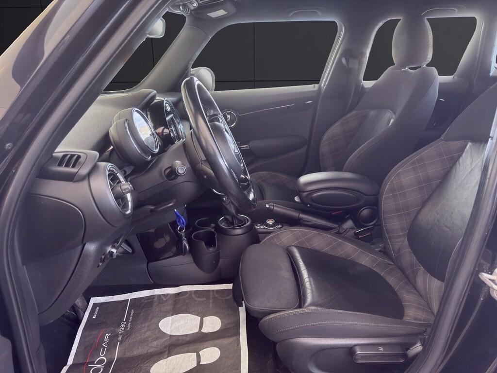 Mini Cooper D 1.5 D Cooper D Boost Auto