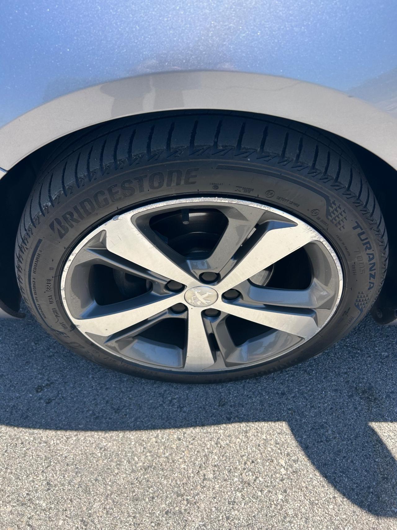 Peugeot 308 BlueHDi 130 S&S SW Allure da vetrina