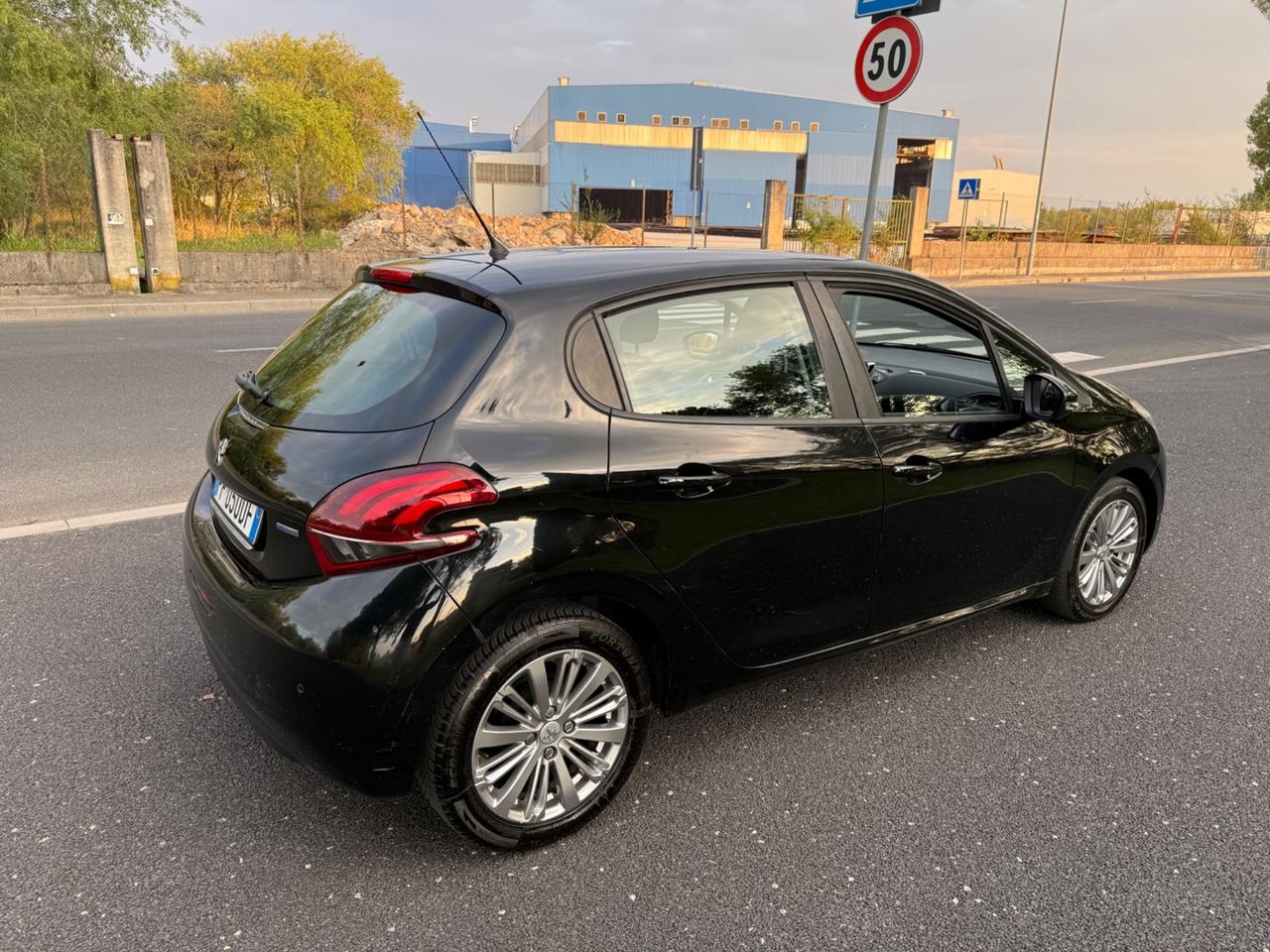 Peugeot 208 PureTech 82 3 porte Allure
