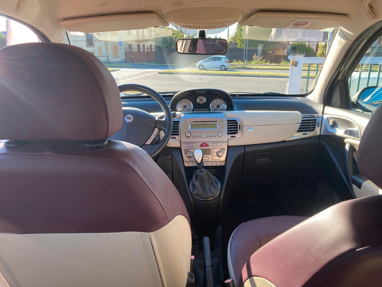 Lancia Ypsilon 1.4 Platino