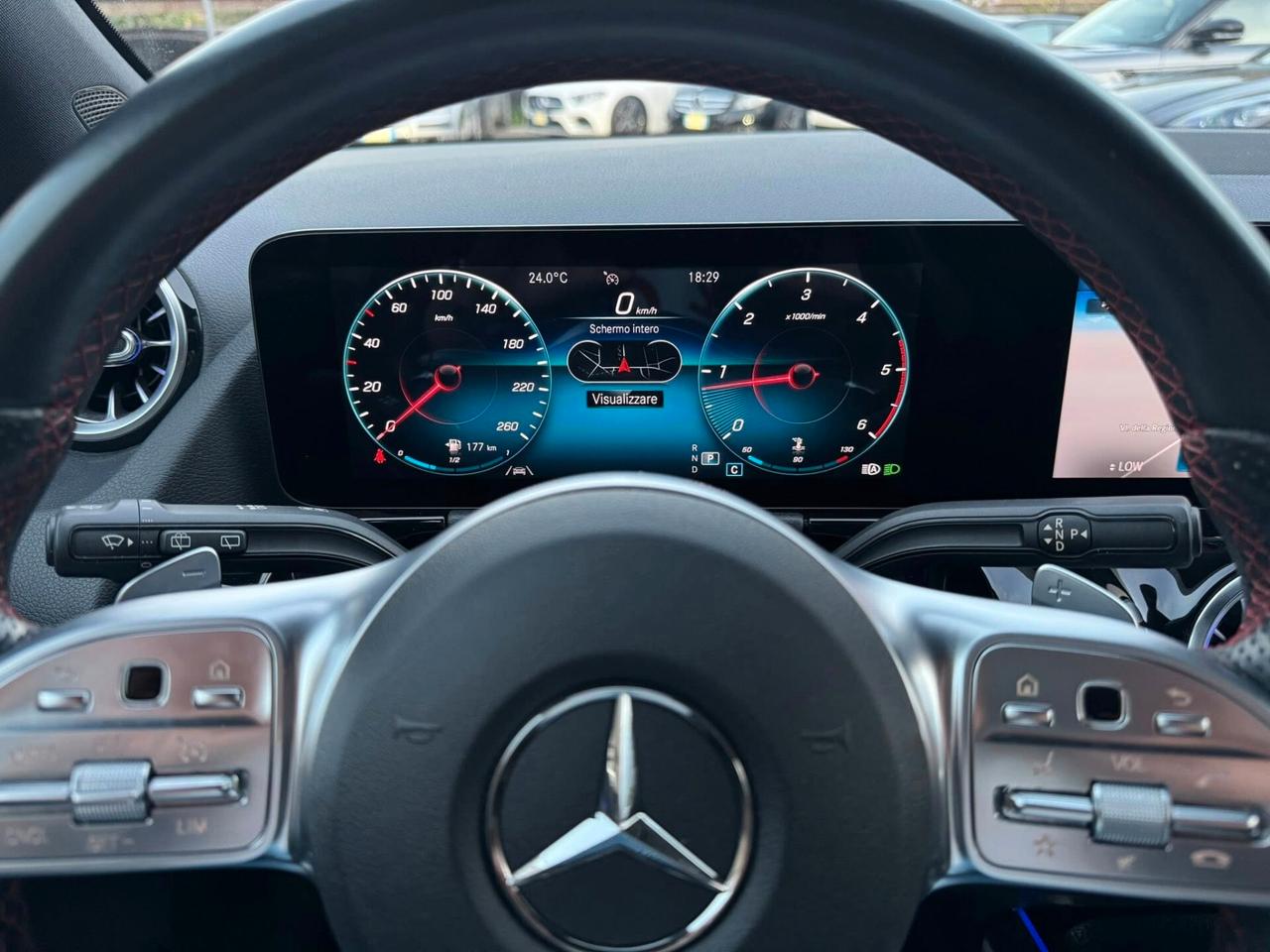 MERCEDES GLA200d PREMIUM AMG
