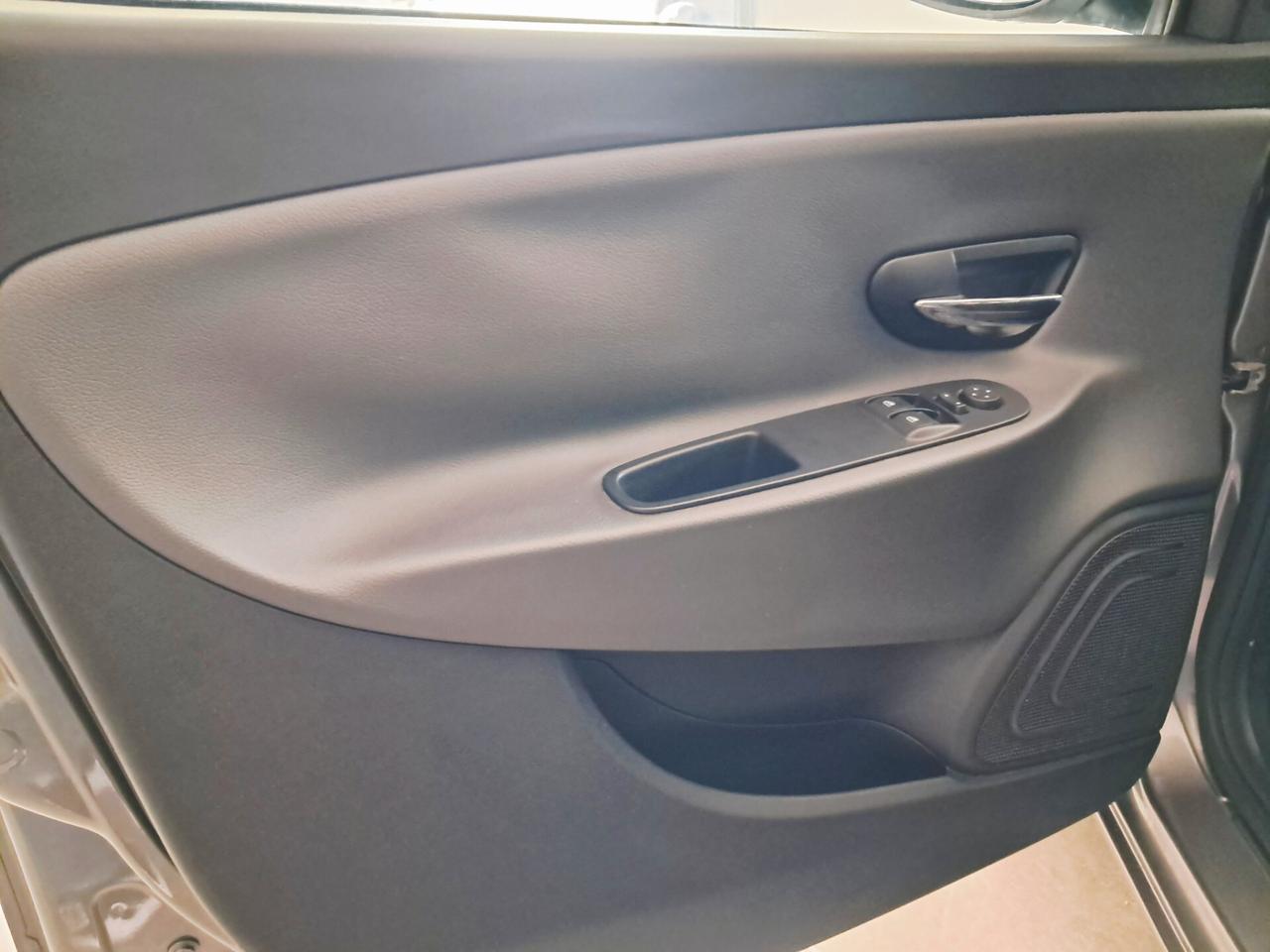 Lancia Ypsilon 1.2 69 CV 5 porte