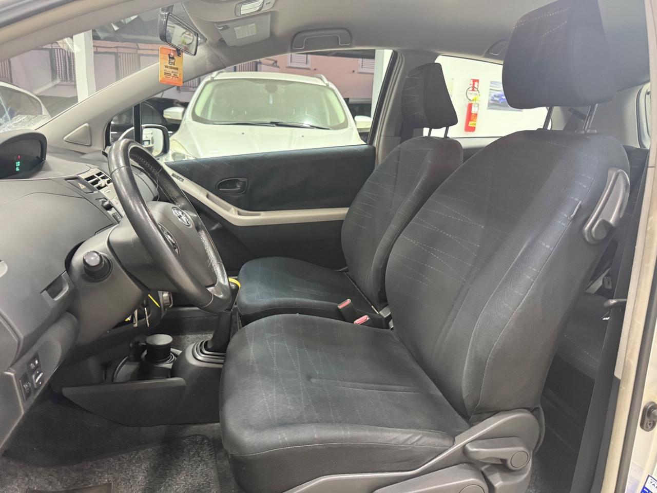 Toyota Yaris 1.0 benzina 140 mila km