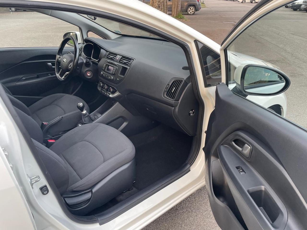 Kia Rio 1.2 CVVT 5p. EX per Neopatentati 2014