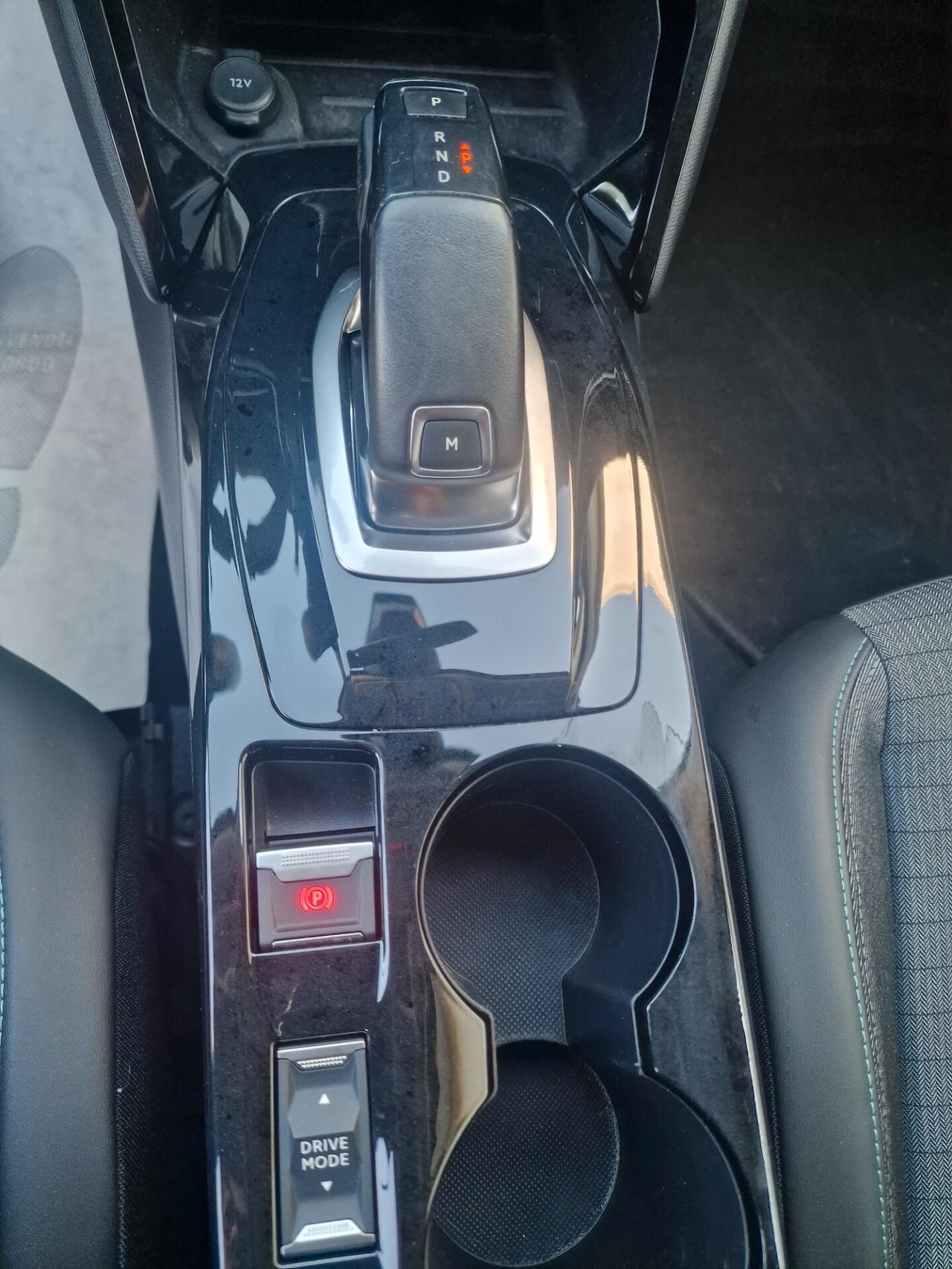 Peugeot 2008 BlueHDi 130 S&S EAT8 Allure