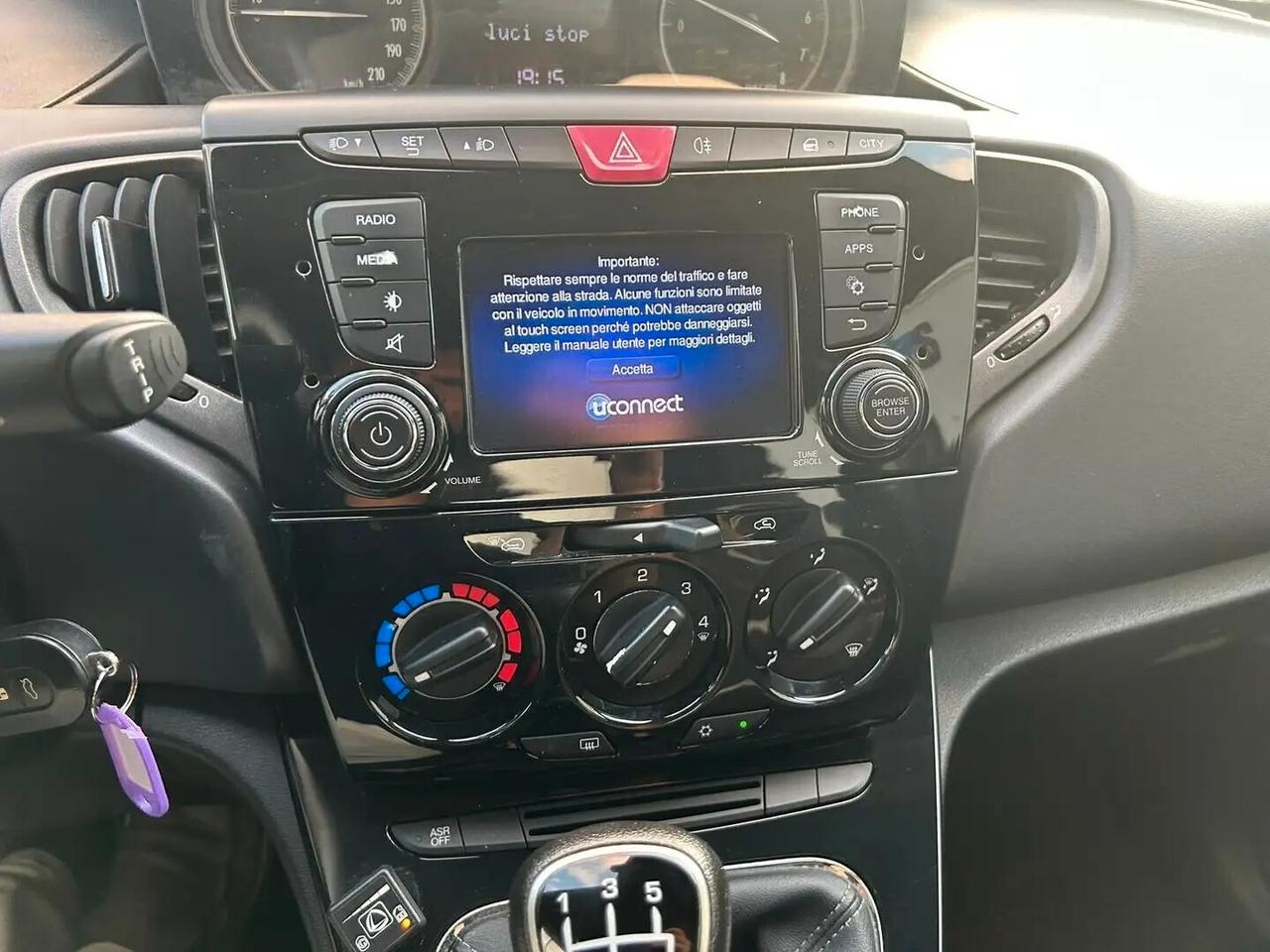 Lancia Ypsilon 1.2 Gold ecochic Gpl 69cv my16