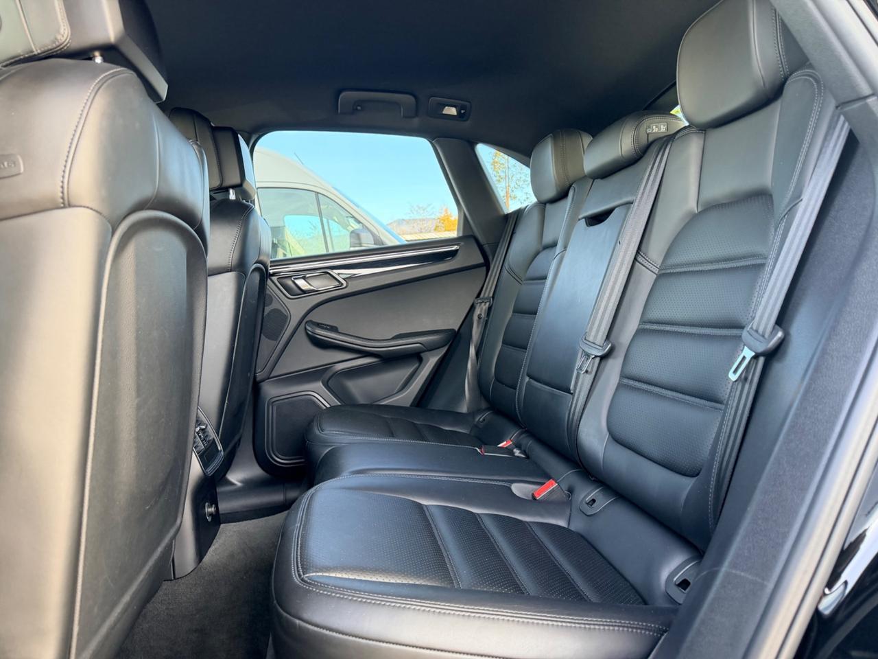 Porsche Macan 3.0 S Diesel black edition in garanzia