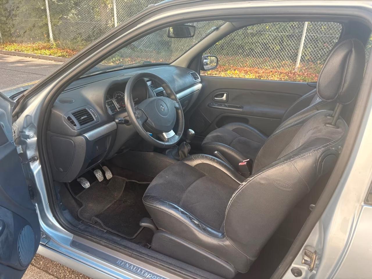 Renault Clio RS 2.0 16V Renault Sport