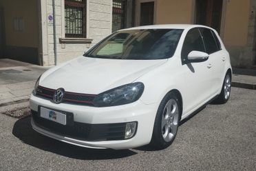 Volkswagen Golf GTI 2.0 TSI DSG 5p.