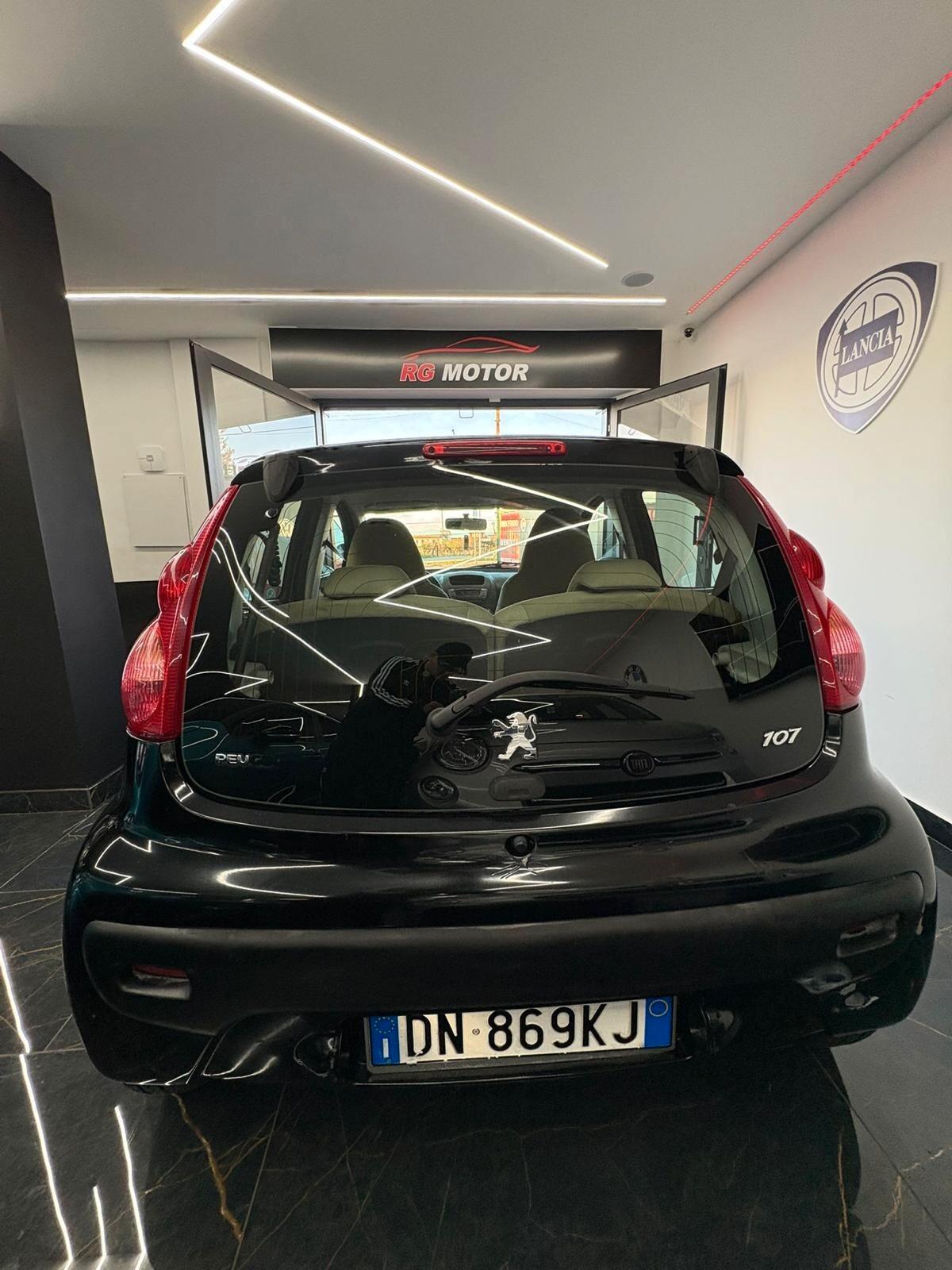 Peugeot 107 1.0 68CV 5p. Plaisir 2Tronic