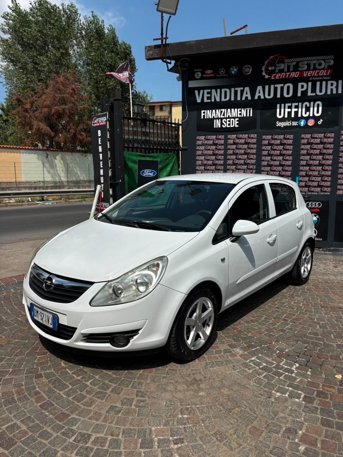 Opel Corsa 1.2 5 porte Cosmo