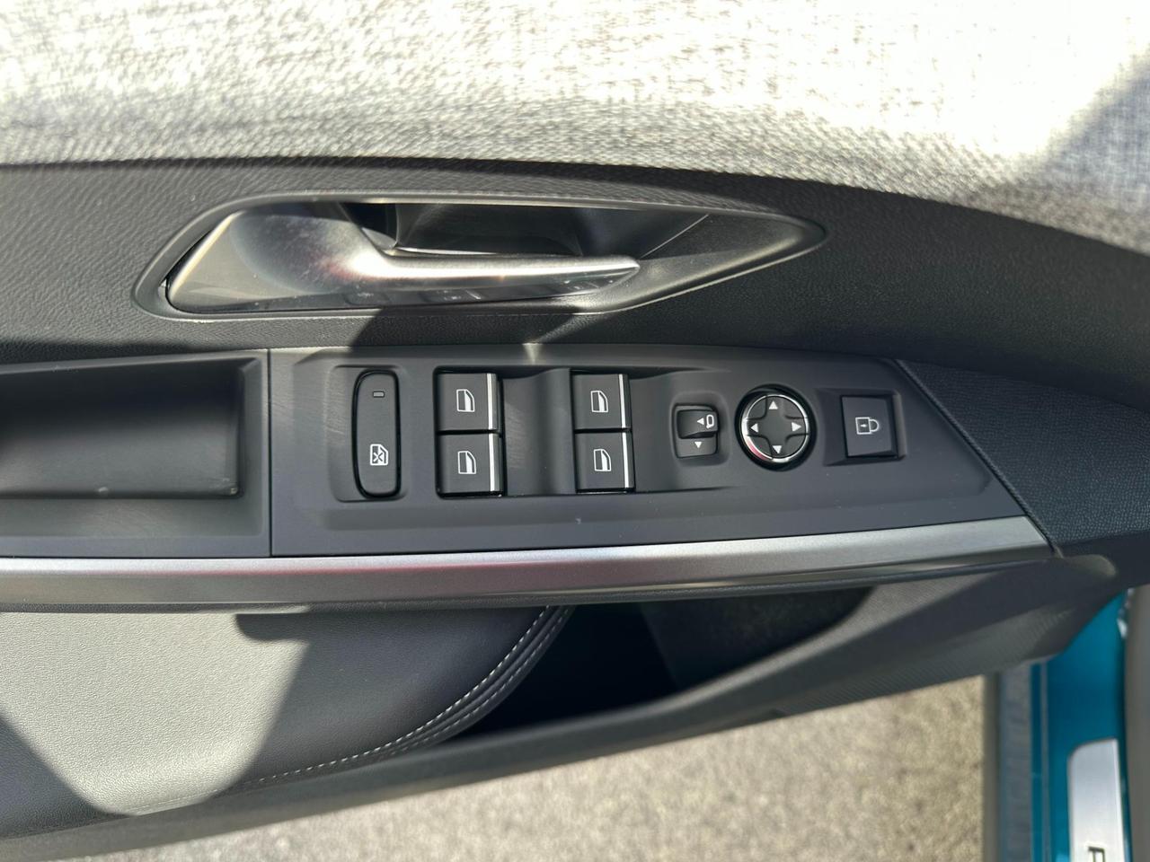 Peugeot 3008 1.2 hybrid GT 145cv e-dcs6