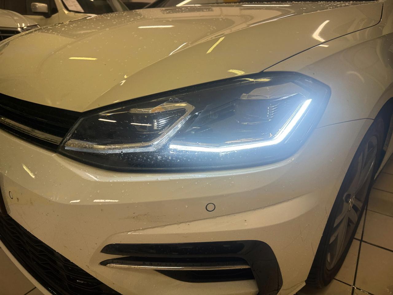 VOLKSWAGEN Golf 1.0 115 CV 5p. R-LINE **UNICO PROPRIETARIO**