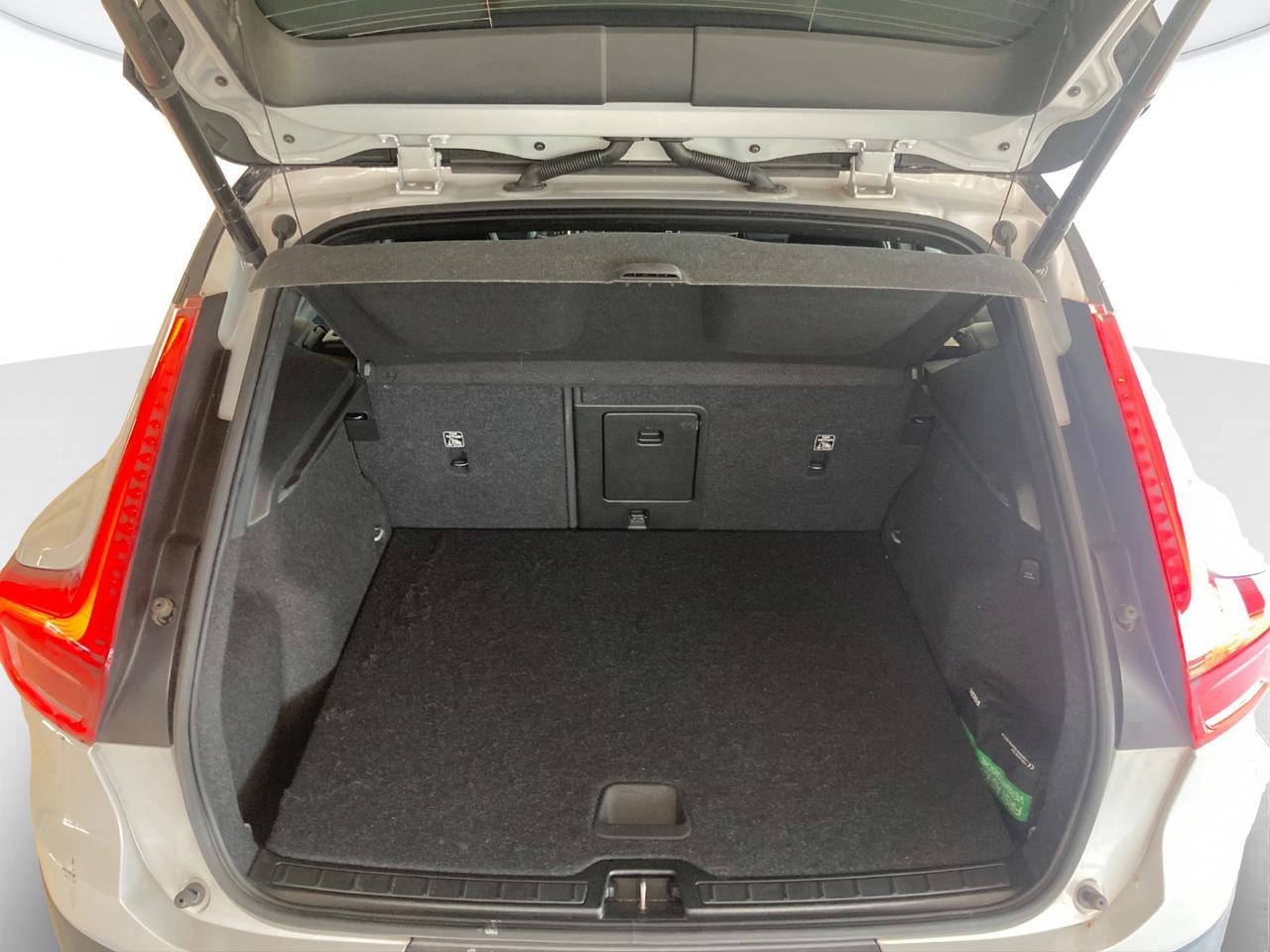 VOLVO XC40 1.5 t5 phev R-design auto
