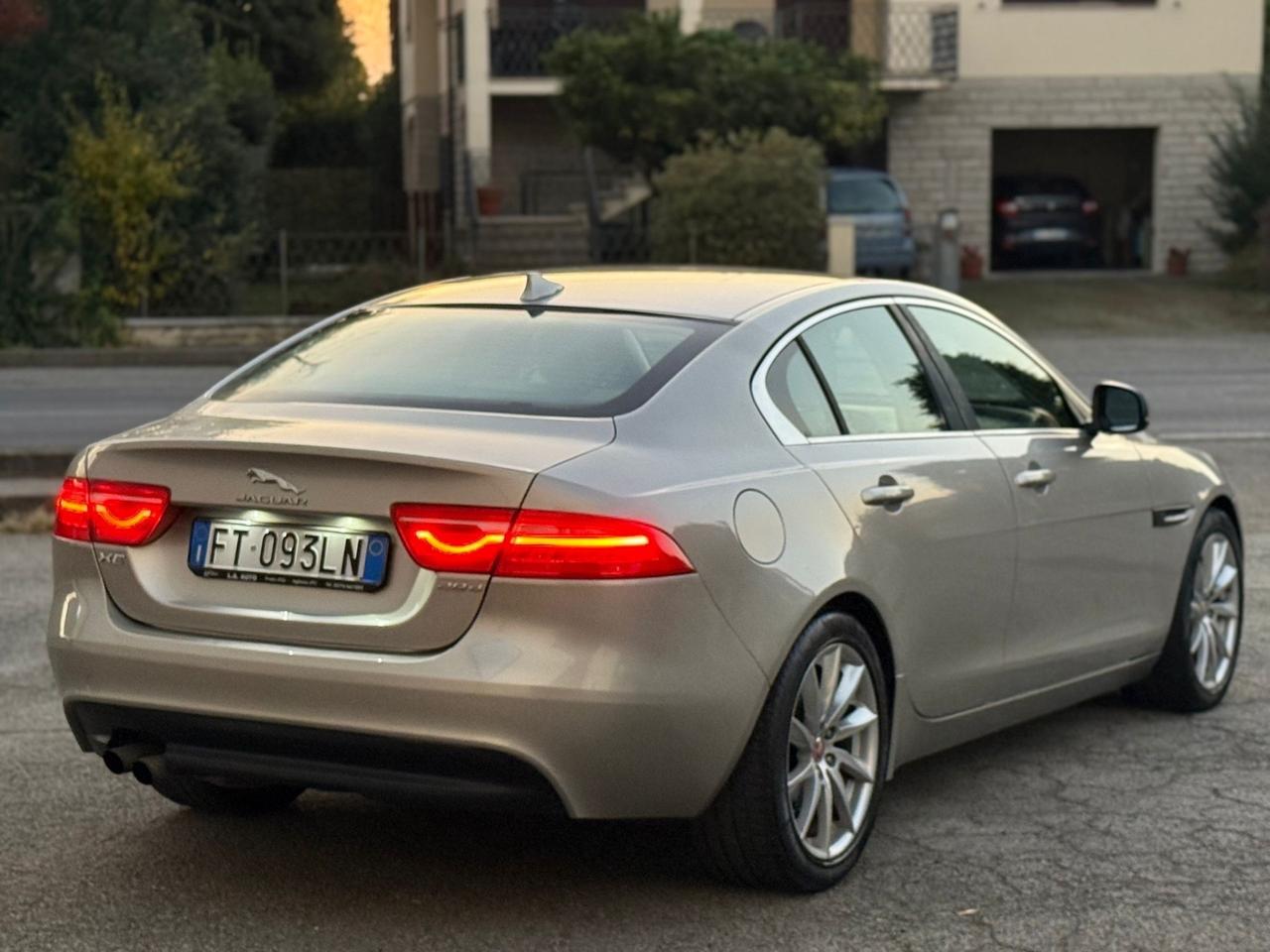 Jaguar XE 2.0 D 180 CV aut. Portfolio