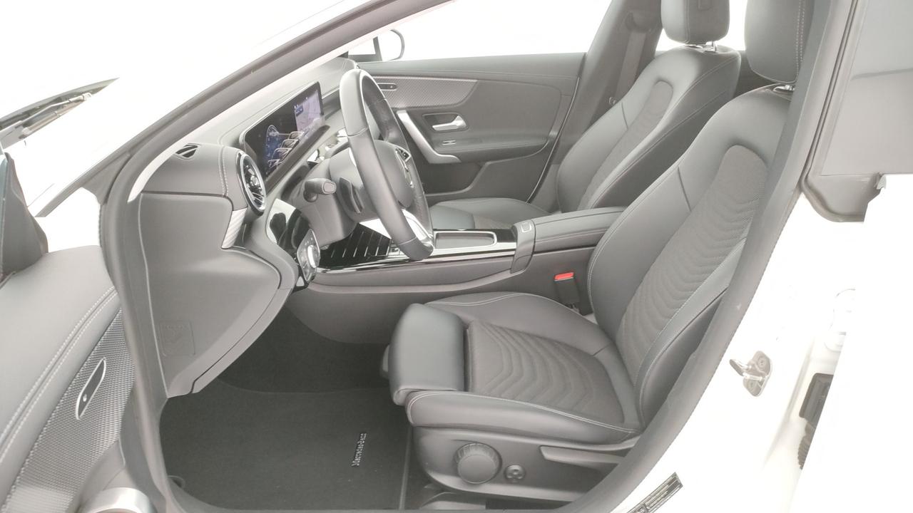 Mercedes-Benz CLA Shooting Brake 180 d Progressive Advanced auto
