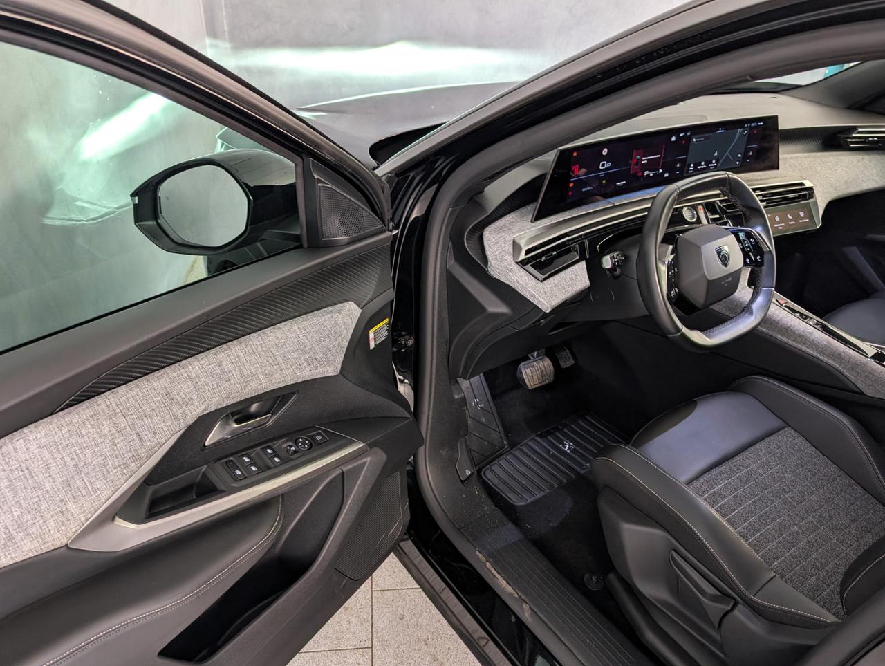 Peugeot 3008 1.2 Hybrid 145cv e-dcs6 Allure