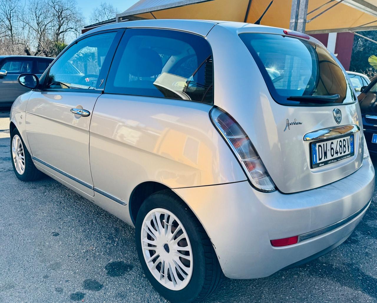 Lancia Ypsilon 1.2 Versus ok Neopatentati