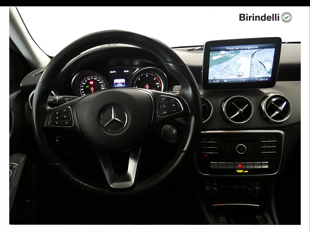 Mercedes-Benz GLA (X156) - GLA 200 d Automatic Sport