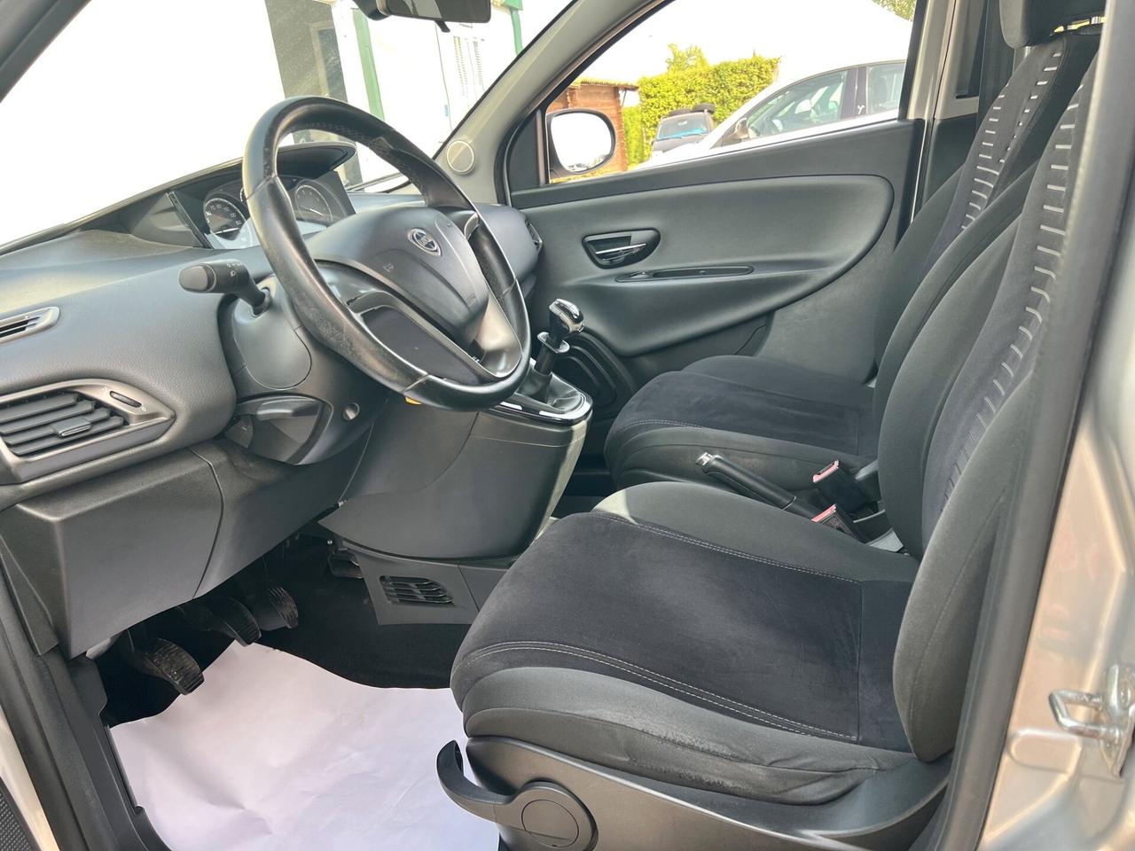 Lancia Ypsilon 1.2 5 porte
