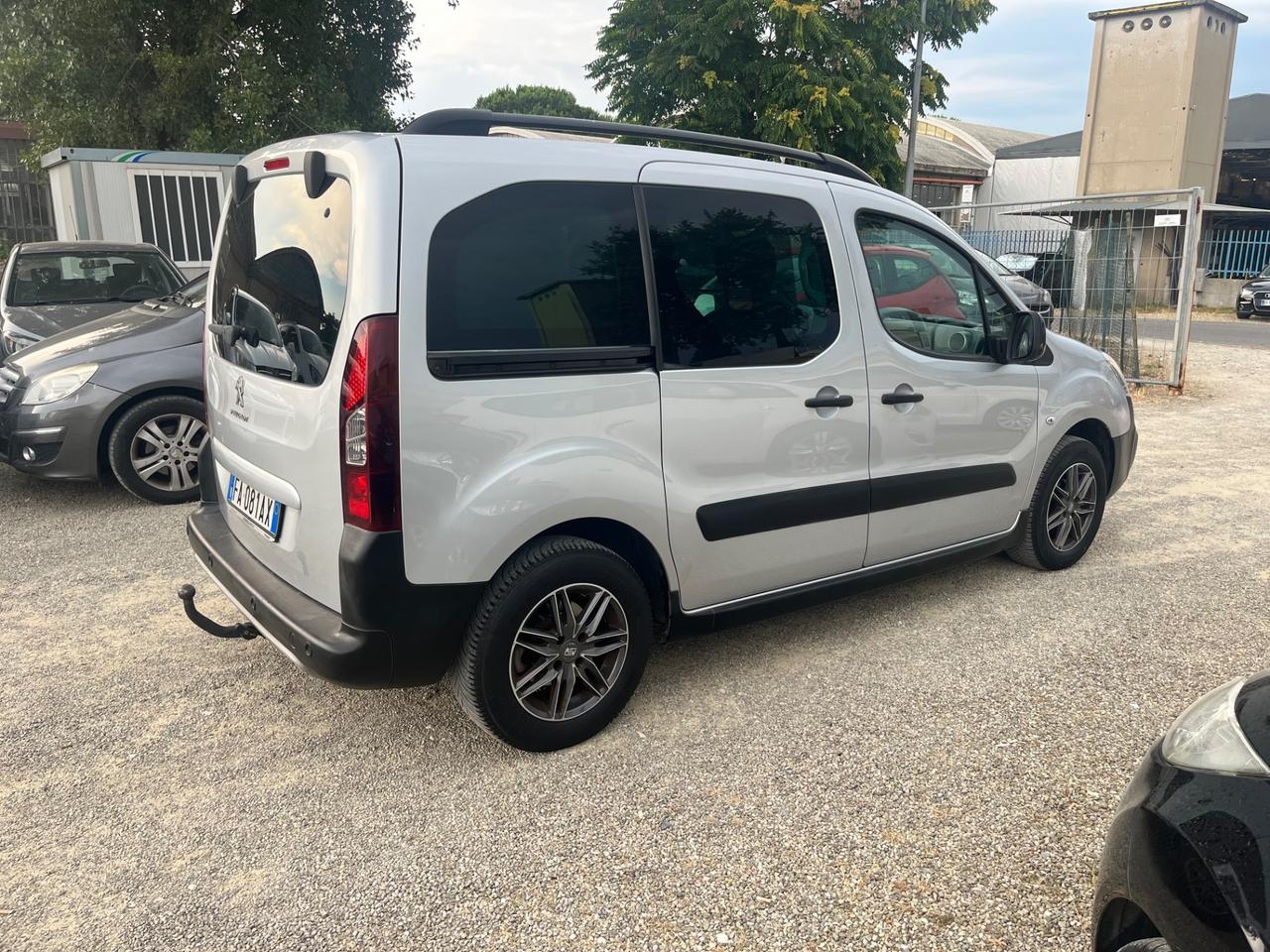 Peugeot Partner Tepee BlueHDi 120 S&S Outdoor