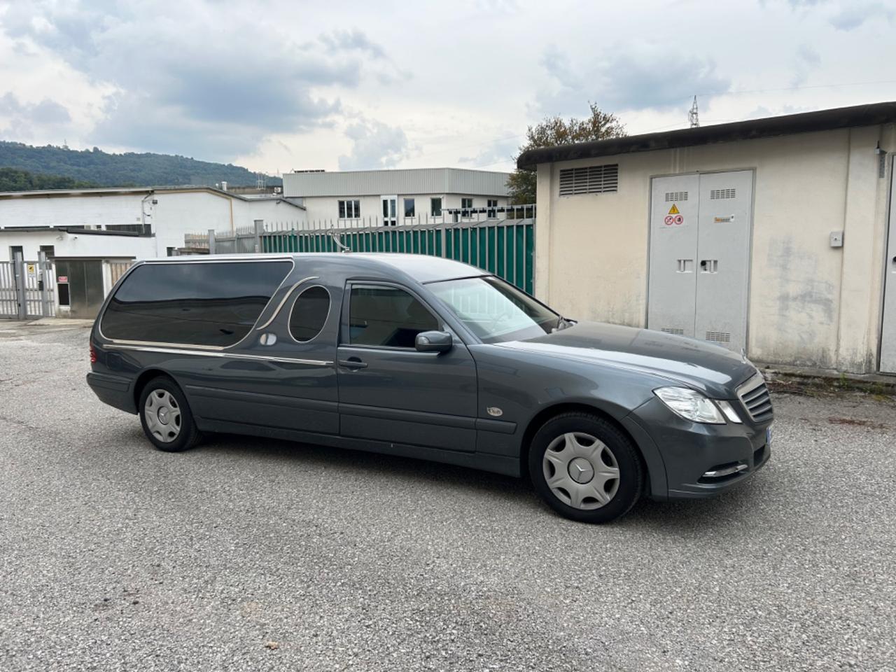 CARRO FUNEBRE MB270 cdi