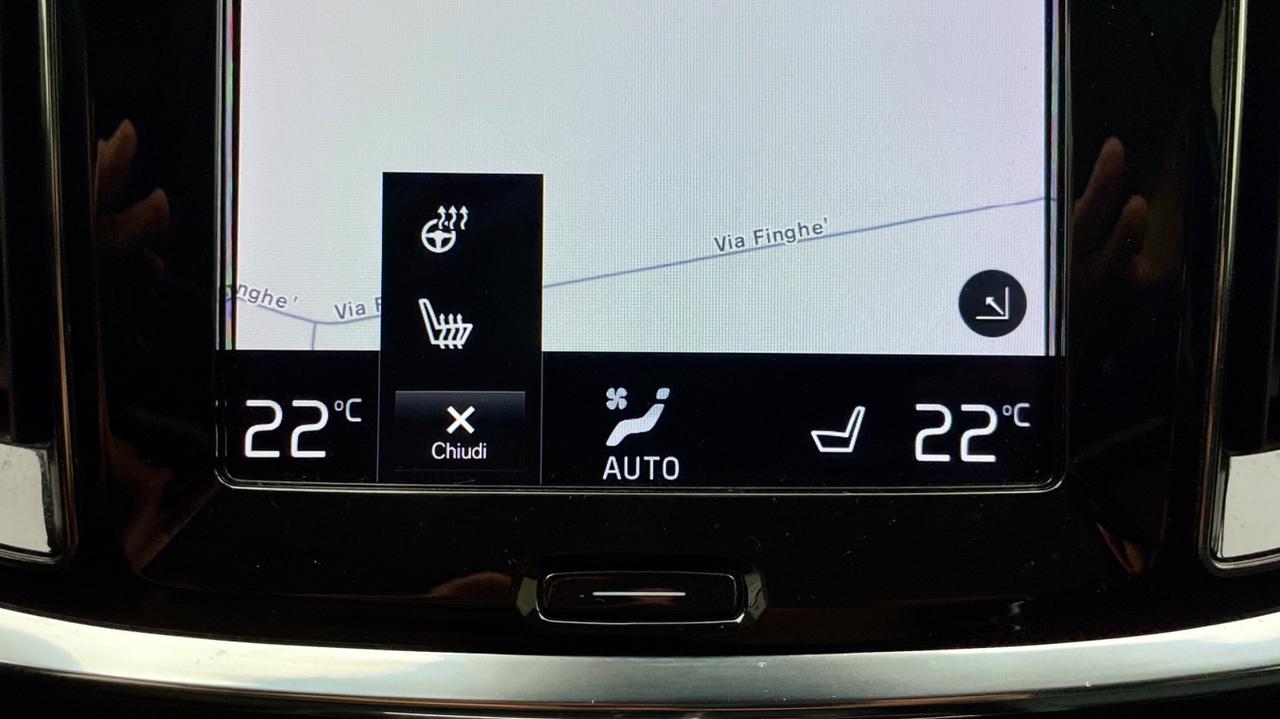 VOLVO V60 B4 2.0 GEARTRONIC MOMENTUM BUSINESS PRO 197CV - FULL LED, TETTO, SEDILI RISCALDABILI