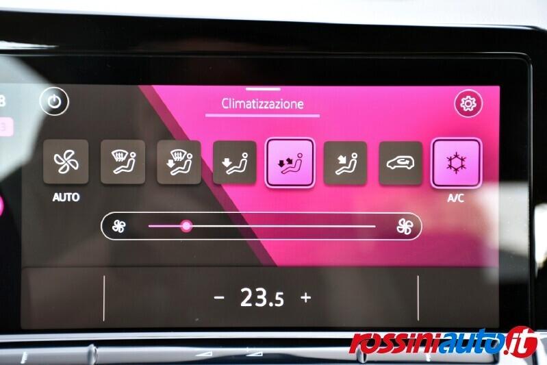 VOLKSWAGEN GOLF 8 1.0 ETSI 110 CV DSG LIFE + R17 VENTURA BI-COLOR