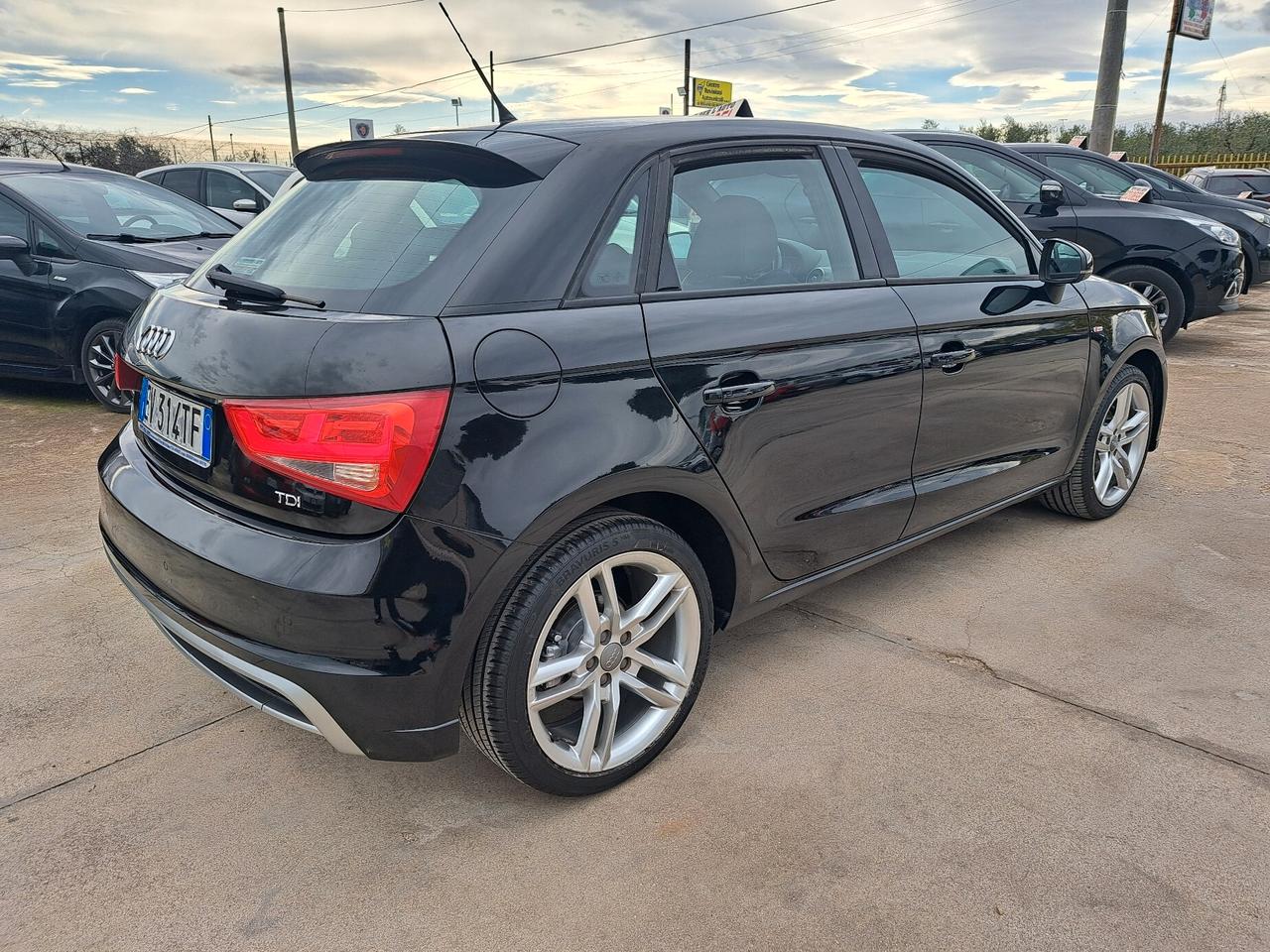 Audi A1 1.6 TDI 90 CV - 2014 S-LINE INTERNA E ESTERNA