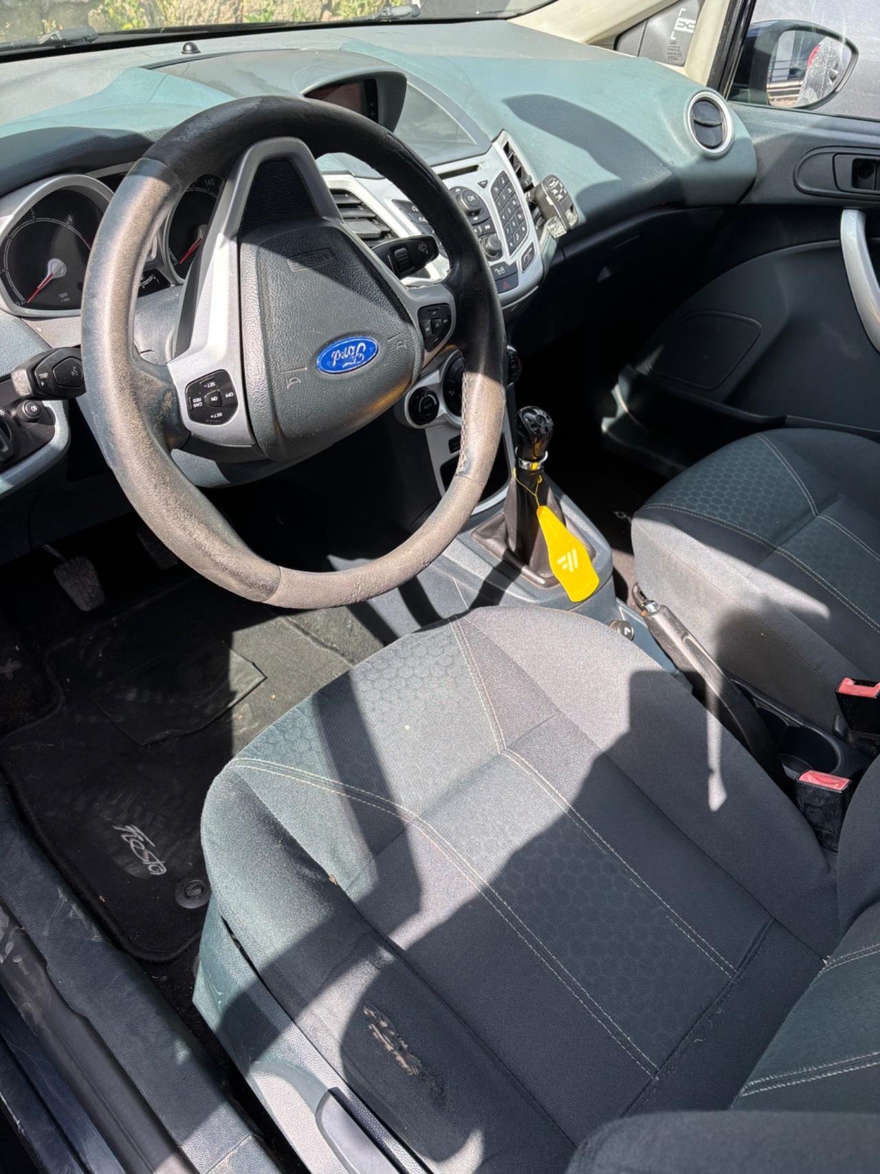 Ford Fiesta 1.4 TDCi 68CV 5 porte Titanium