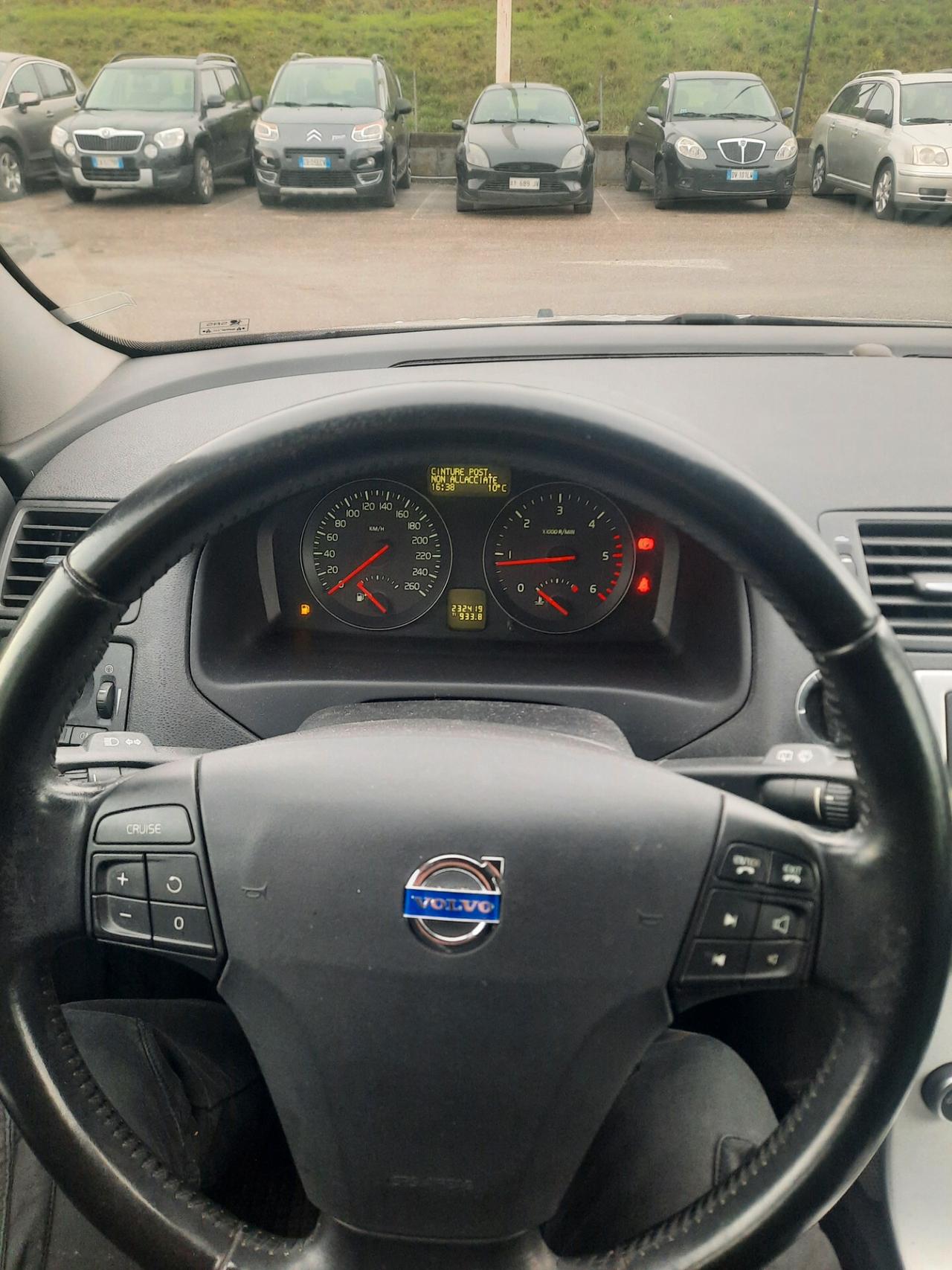 Volvo V50 D2 R-design