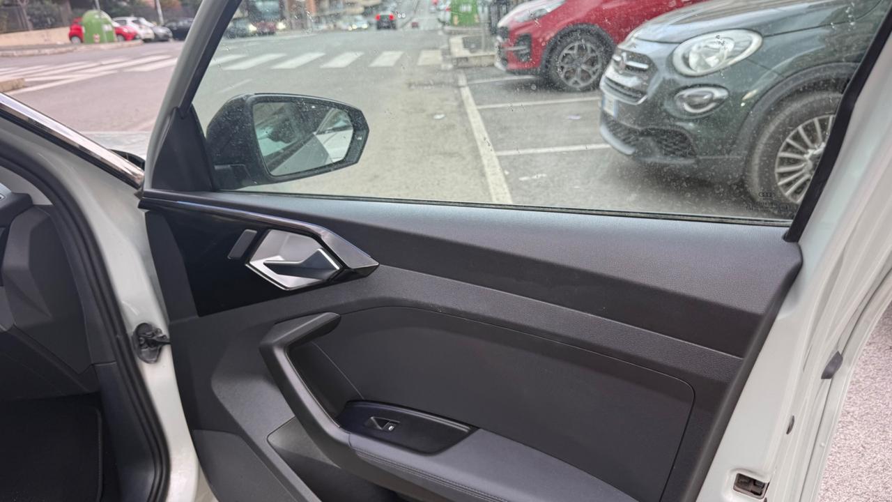 Audi A1 SPB 30 TFSI S line editionLED NAVI KAMERA CERCHI 18 PDC BLUETOOTH CLIMA AUTOMATICO