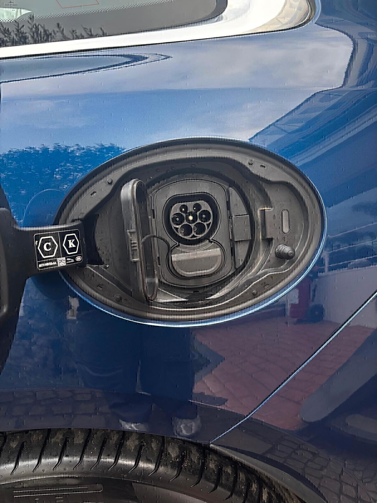 Jaguar F-Pace 2.0 PHEV 404CV automatico 9.000KM