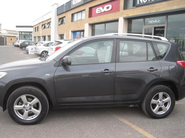 Toyota RAV 4 RAV4 2.2 D-4D 136 CV Sol